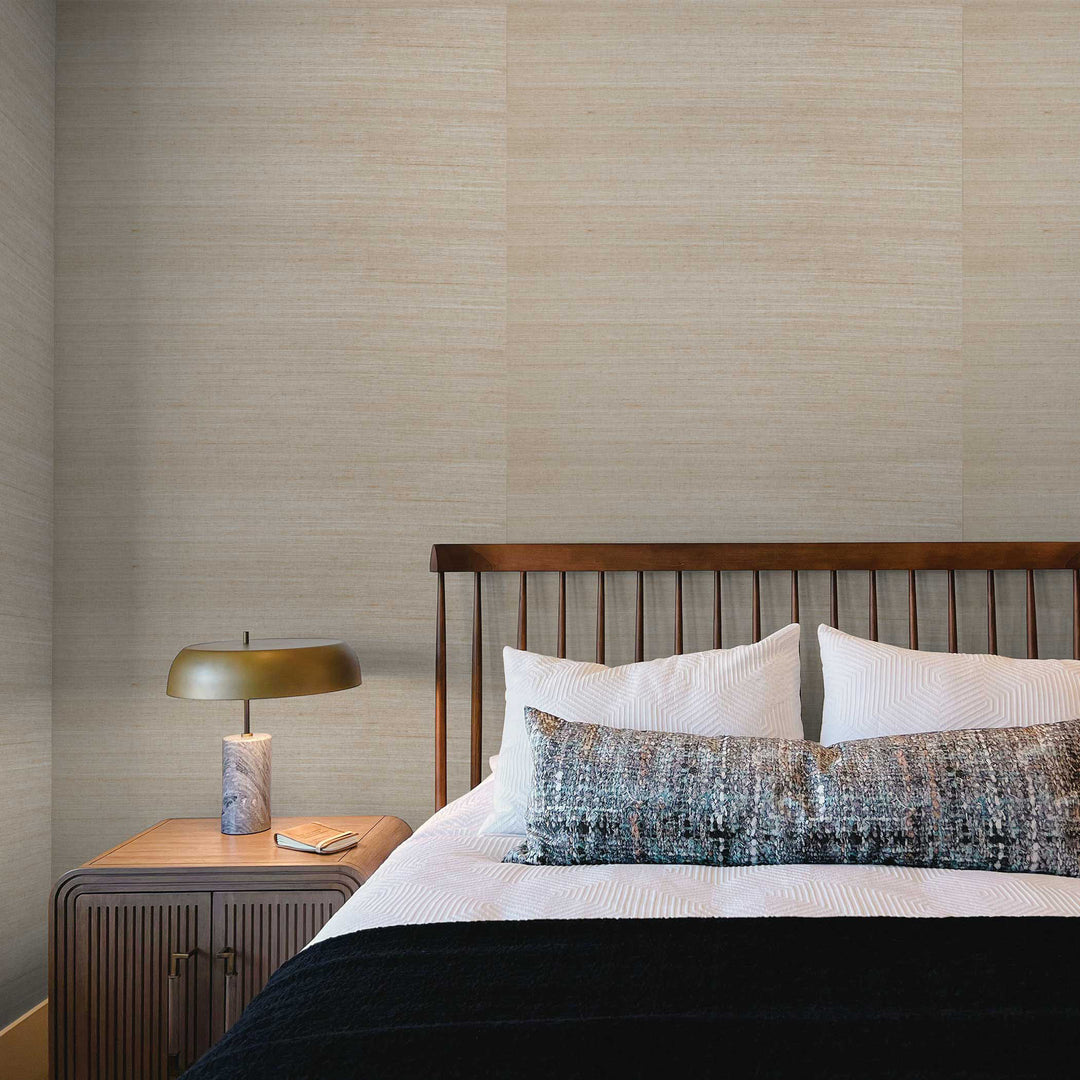 #color_natural-on-metallic-silver