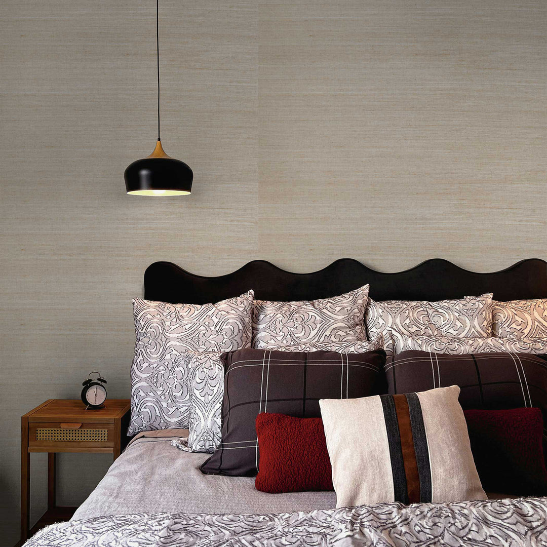 #color_natural-on-metallic-silver