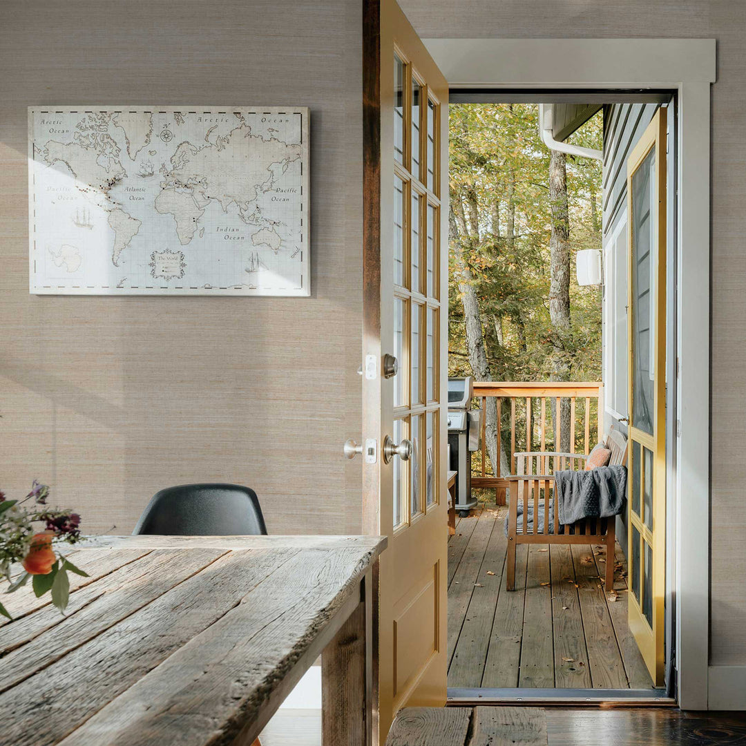 #color_natural-on-metallic-silver