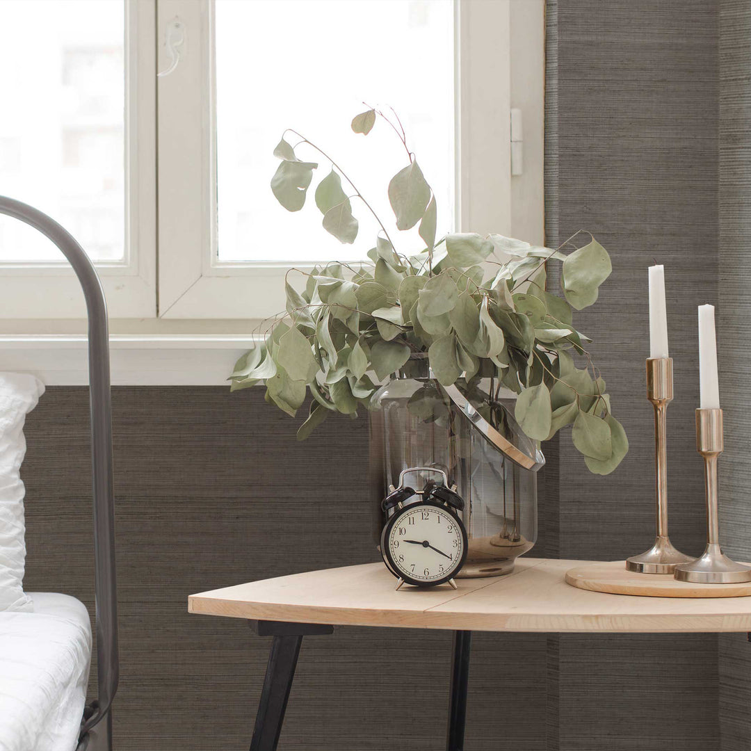 #color_taupe-grey-on-white