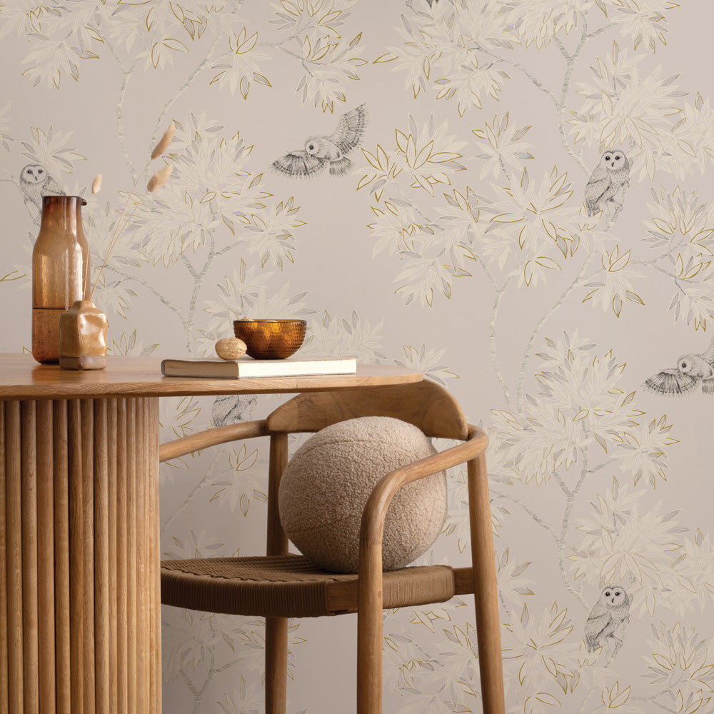 Parliament Non-Pasted Wallpaper - A wood table and chair with Parliament Unpasted Wallpaper in natural beige | Tempaper#color_natural-beige