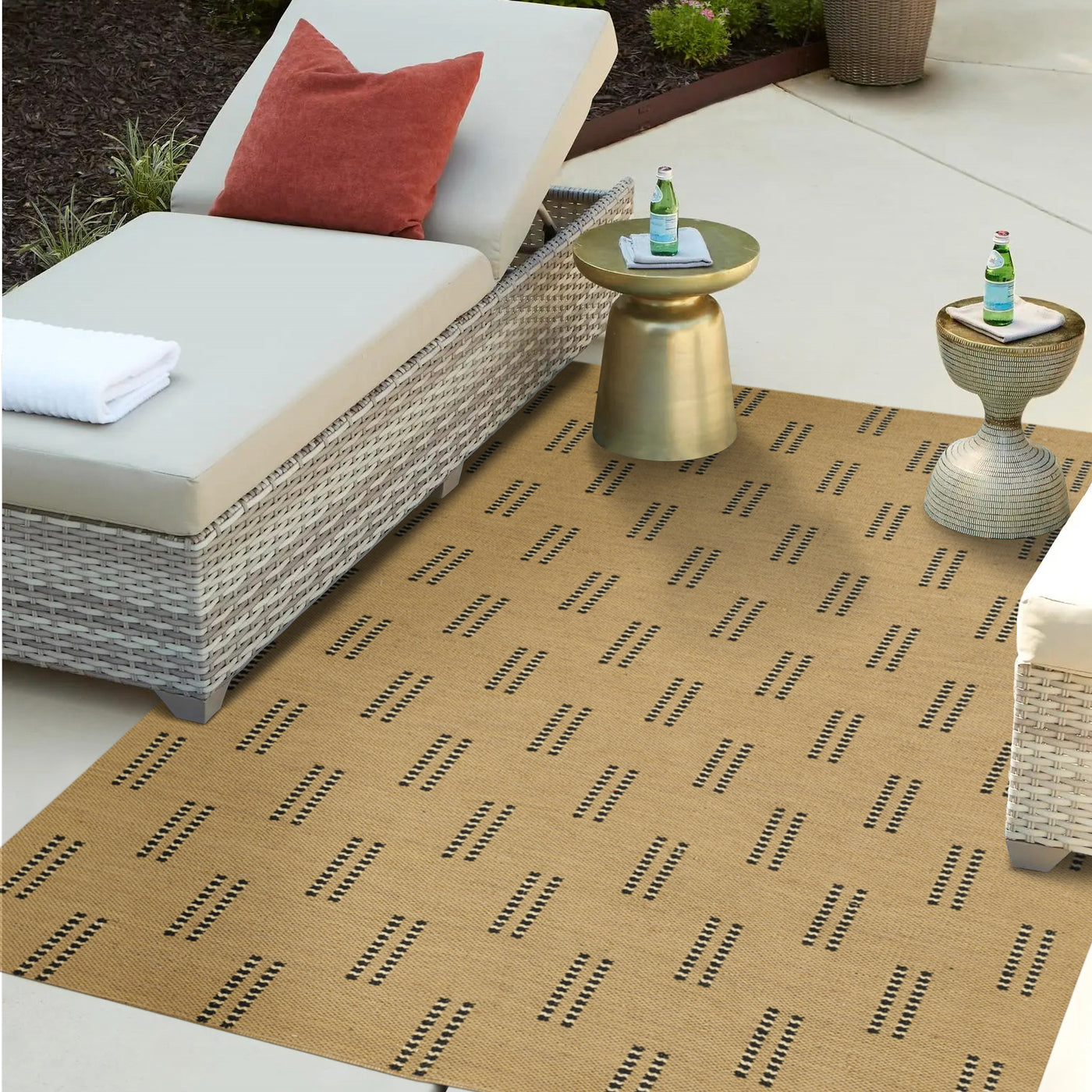 Double Dash Reversible Indoor and Outdoor Rug | Tempaper & Co.